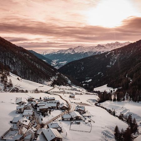 Anigglhof Hotel Malles Venosta Bagian luar foto
